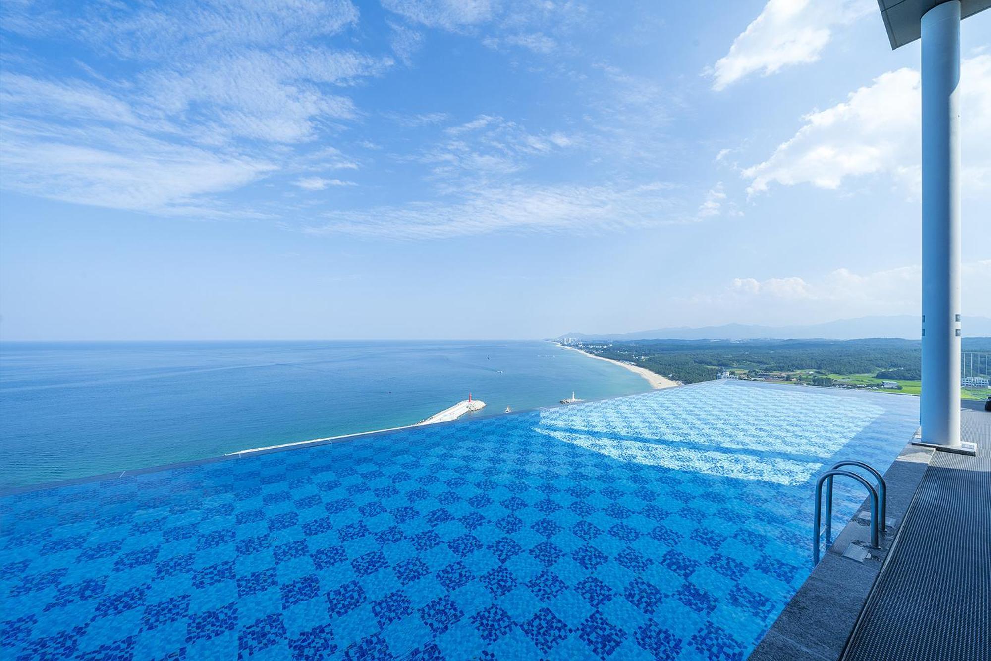Gangneung Chonpines Ocean Suites Hotel Exterior foto
