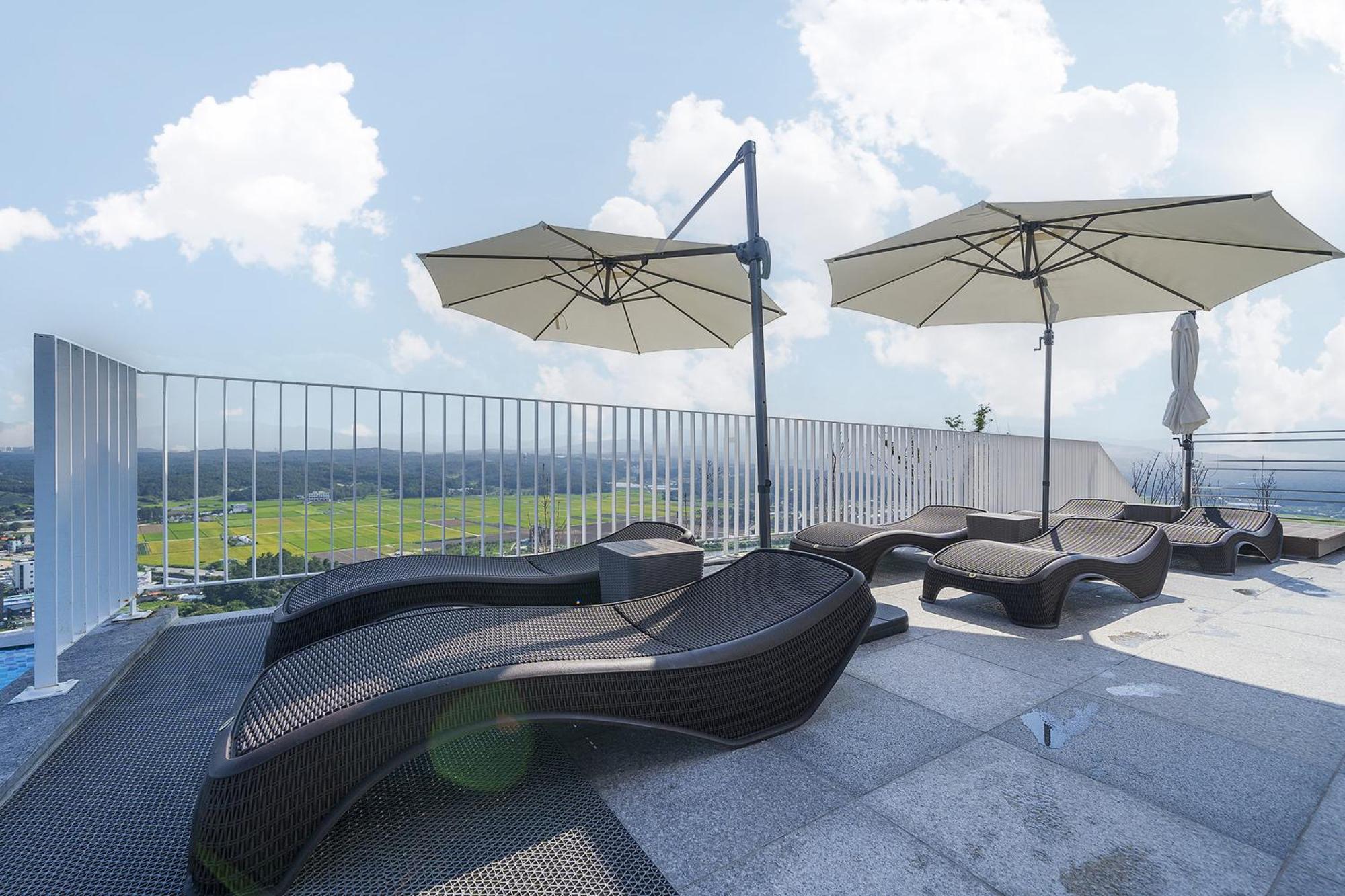 Gangneung Chonpines Ocean Suites Hotel Exterior foto